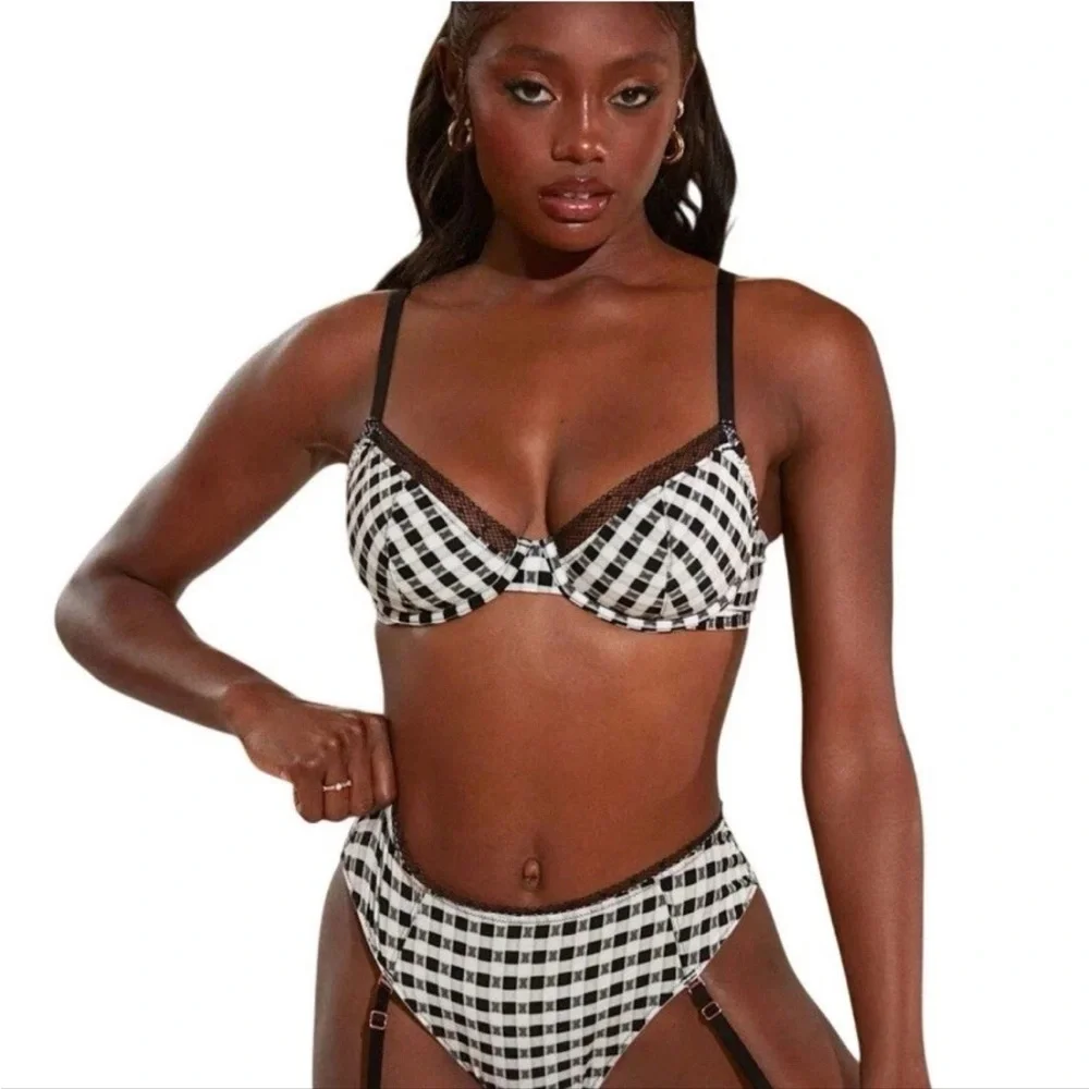 Savage Fenty Womens Checkered Bra Size 32D Sexy Lingerie NWT Rihanna‎